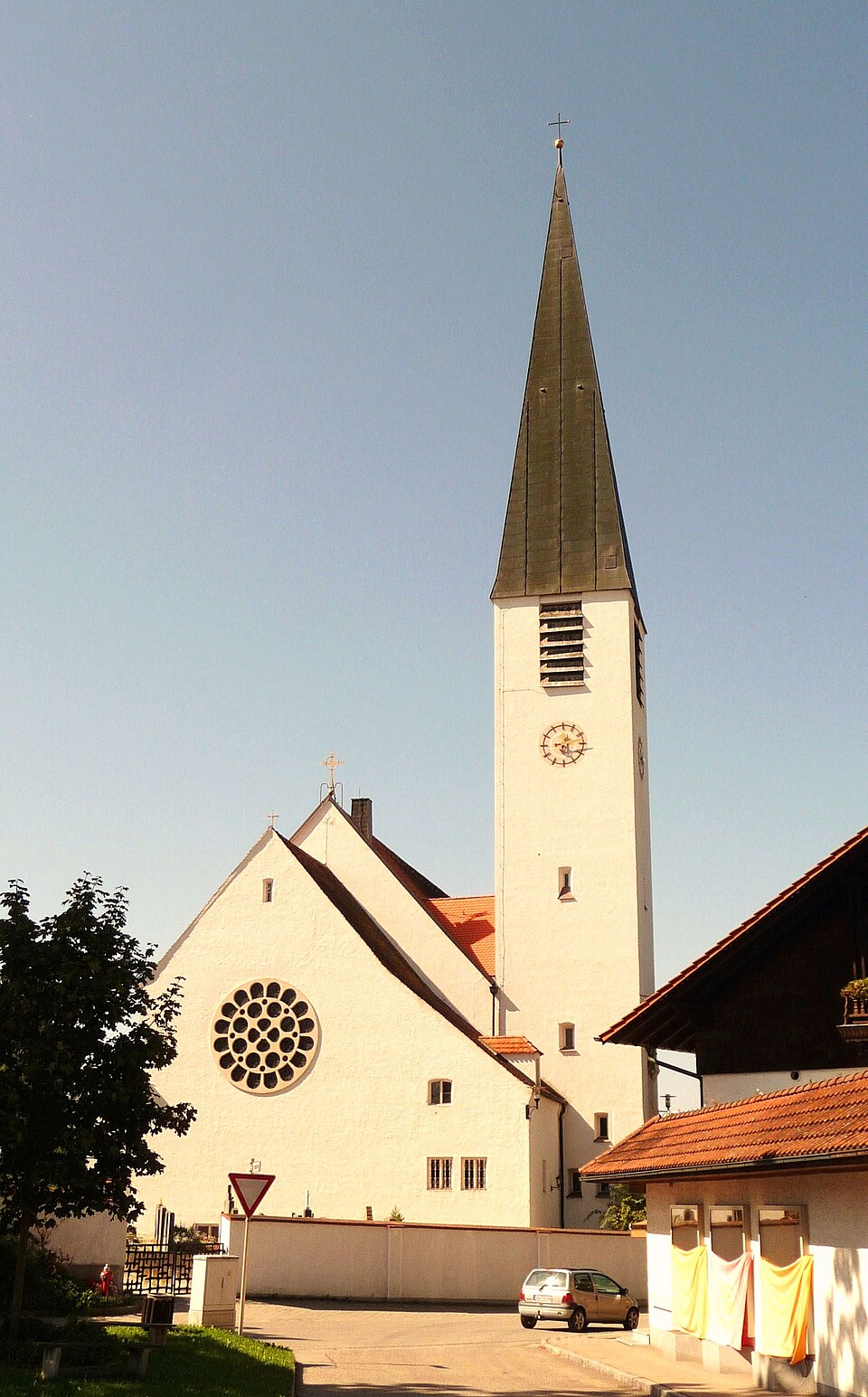 Wärmepumpe-Gurus in Mamming – Pfarrkirche (Foto: Konrad Lackerbeck) Pfarrkirche in Mamming – Wärmepumpe-Gurus vermittelt Fachbetriebe in Mamming