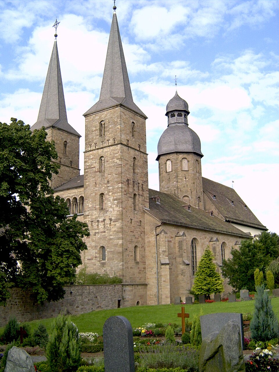 Wärmepumpe-Gurus in Marienmünster – Ansicht von Marienmünster (Foto: Chrissitopher) Wärmepumpe-Gurus in Marienmünster – Ansicht von Marienmünster