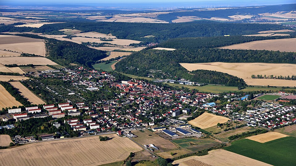 Wärmepumpe-Gurus in Nebra – Ansicht von Nebra (Foto: Wolkenkratzer) Wärmepumpe-Gurus in Nebra – Ansicht von Nebra