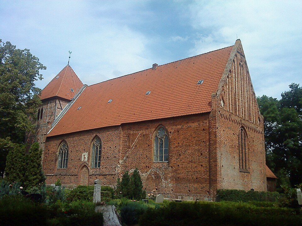 Wärmepumpe-Gurus in Neuenkirchen – Kirche (Foto: Skäpperöd) Kirche in Neuenkirchen – Wärmepumpe-Gurus vermittelt Fachbetriebe in Neuenkirchen