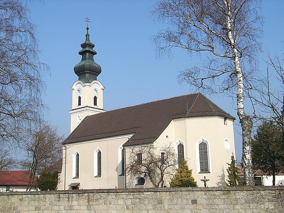 Wärmepumpe-Gurus in Neukirchen vorm Wald – Pfarrkirche (Foto: Konrad Lackerbeck) Pfarrkirche in Neukirchen vorm Wald – Wärmepumpe-Gurus vermittelt Fachbetriebe in Neukirchen vorm Wald