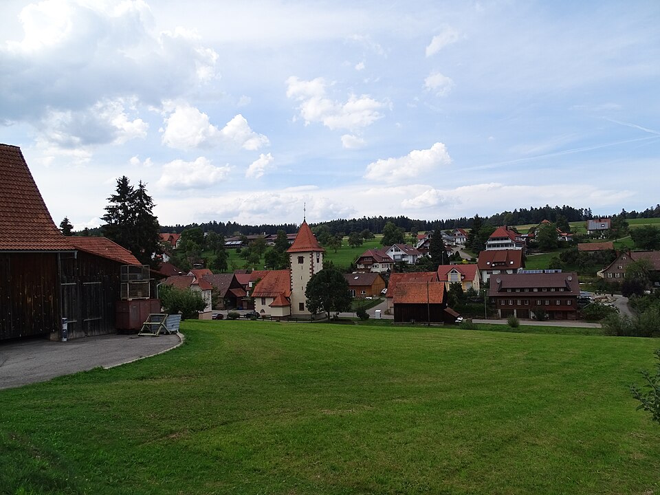 Wärmepumpe-Gurus in Neuweiler – Ortsansicht (Foto: Giftzwerg 88) Ortsansicht in Neuweiler – Wärmepumpe-Gurus vermittelt Fachbetriebe in Neuweiler