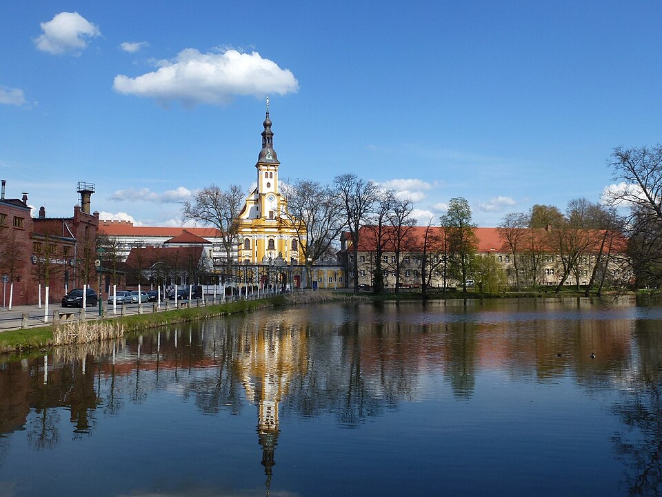 Wärmepumpe-Gurus in Neuzelle – Kloster Klosterteich (Foto: Fridolin freudenfett) Kloster Klosterteich in Neuzelle – Wärmepumpe-Gurus vermittelt Fachbetriebe in Neuzelle