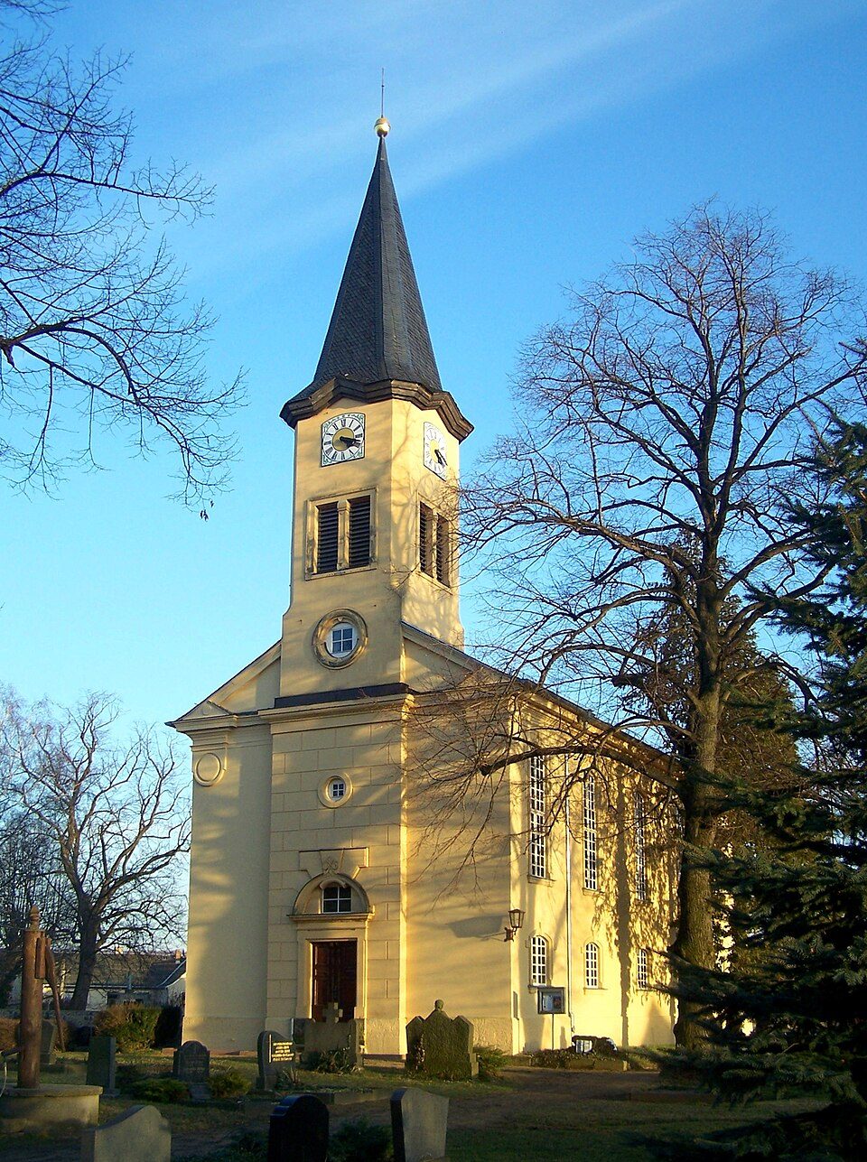 Wärmepumpe-Gurus in Niederau – Kirche (Foto: X-Weinzar) Kirche in Niederau – Wärmepumpe-Gurus vermittelt Fachbetriebe in Niederau