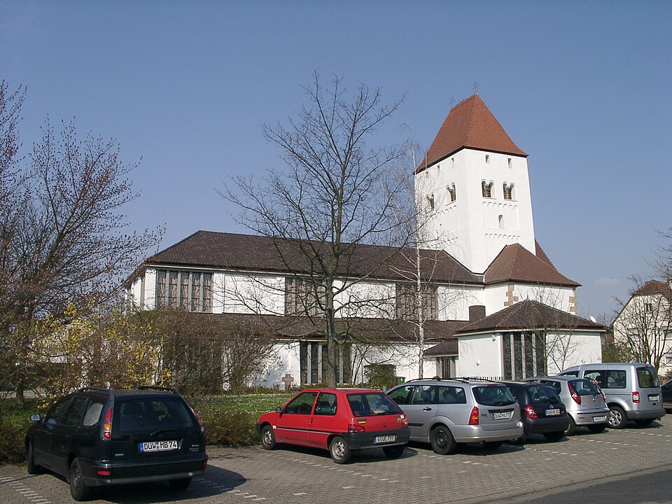 Wärmepumpe-Gurus in Niederkirchen bei Deidesheim – Pfarrkirche (Foto: Kallistratos) Pfarrkirche in Niederkirchen bei Deidesheim – Wärmepumpe-Gurus vermittelt Fachbetriebe in Niederkirchen bei Deidesheim