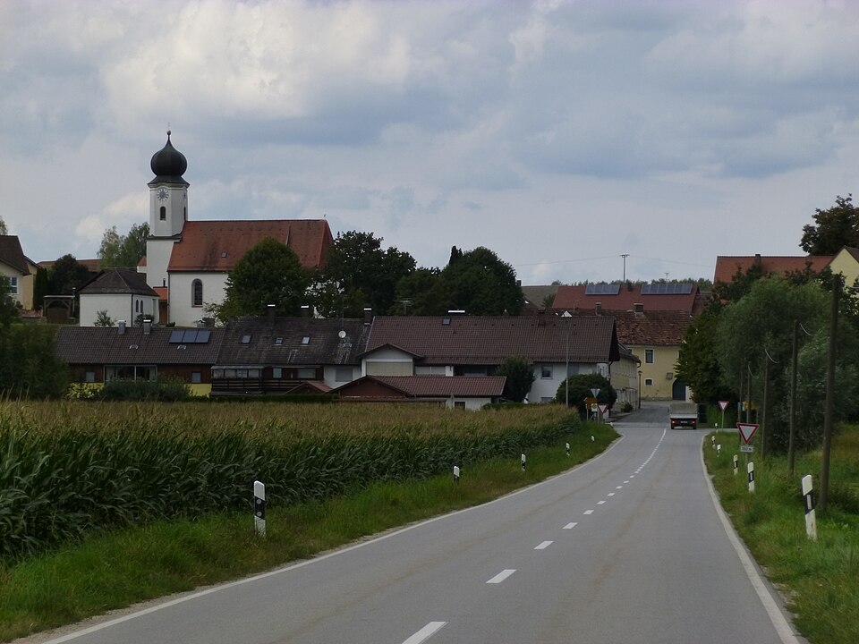 Wärmepumpe-Gurus in Niederwinkling – Ansicht von Niederwinkling (Foto: Rosa-Maria Rinkl) Wärmepumpe-Gurus in Niederwinkling – Ansicht von Niederwinkling