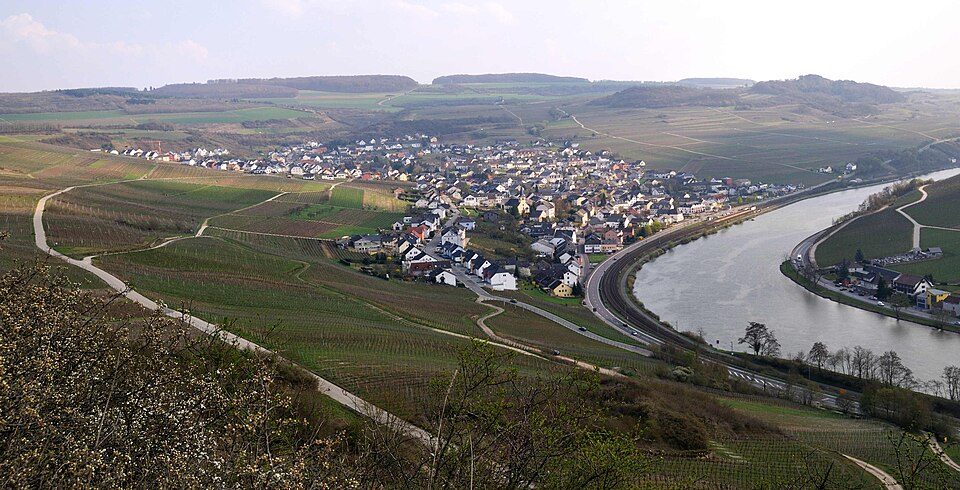 Wärmepumpe-Gurus in Nittel – Ansicht von Nittel (Foto: Cornischong at lb.wikipedia) Wärmepumpe-Gurus in Nittel – Ansicht von Nittel