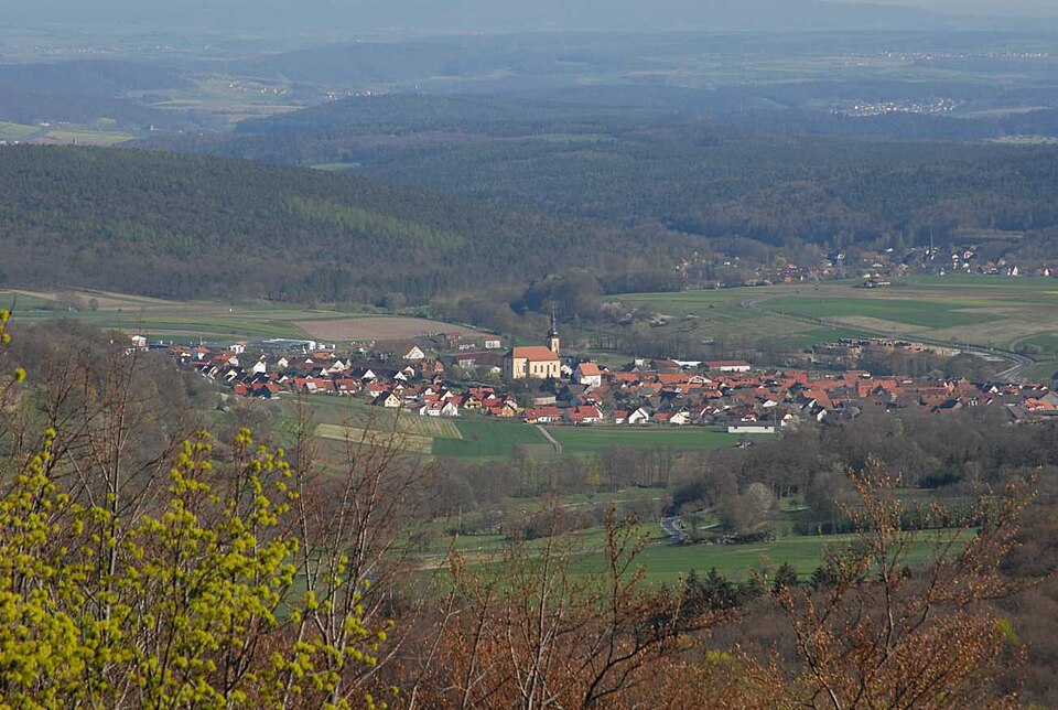Wärmepumpe-Gurus in Oberelsbach – Ansicht von Oberelsbach (Foto: Bbb) Wärmepumpe-Gurus in Oberelsbach – Ansicht von Oberelsbach