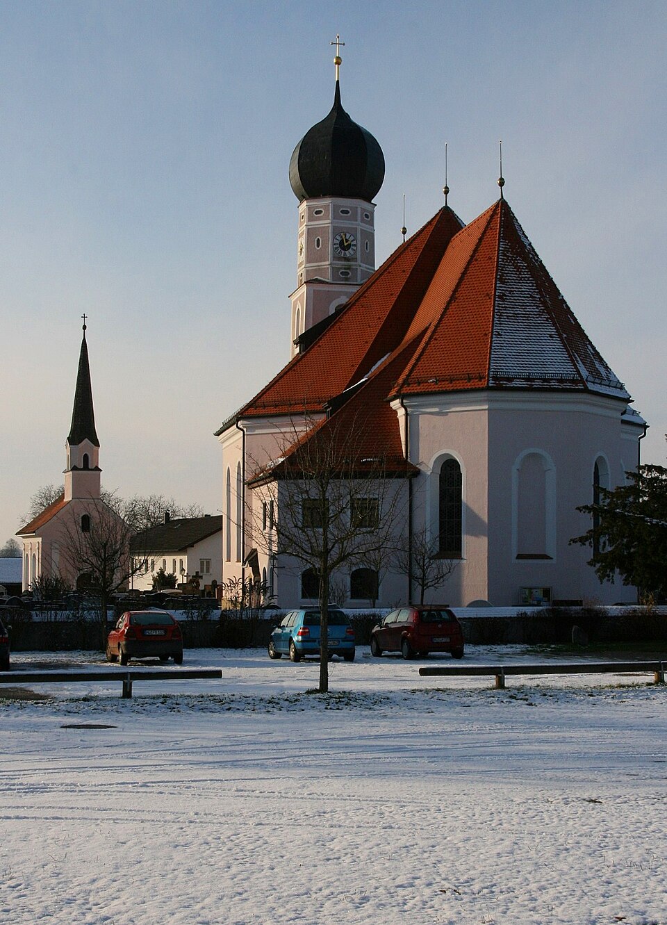 Wärmepumpe-Gurus in Obertaufkirchen – Ansicht von Obertaufkirchen (Foto: S. Finner: Siddhartha Finner, Dipl.Ing.-Architektur) Wärmepumpe-Gurus in Obertaufkirchen – Ansicht von Obertaufkirchen
