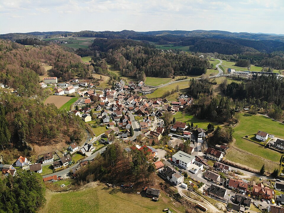 Wärmepumpe-Gurus in Obertrubach – Ansicht von Obertrubach (Foto: HaSe) Wärmepumpe-Gurus in Obertrubach – Ansicht von Obertrubach