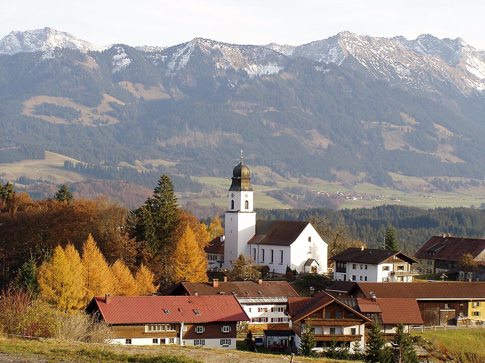 Wärmepumpe-Gurus in Ofterschwang – Ansicht von Ofterschwang (Foto: Flodur63) Wärmepumpe-Gurus in Ofterschwang – Ansicht von Ofterschwang