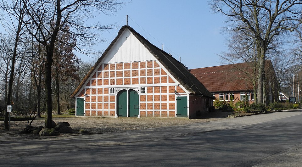 Wärmepumpe-Gurus in Oldendorf – Fachwerk Bauernhof (Foto: Franzfoto) Fachwerk Bauernhof in Oldendorf – Wärmepumpe-Gurus vermittelt Fachbetriebe in Oldendorf