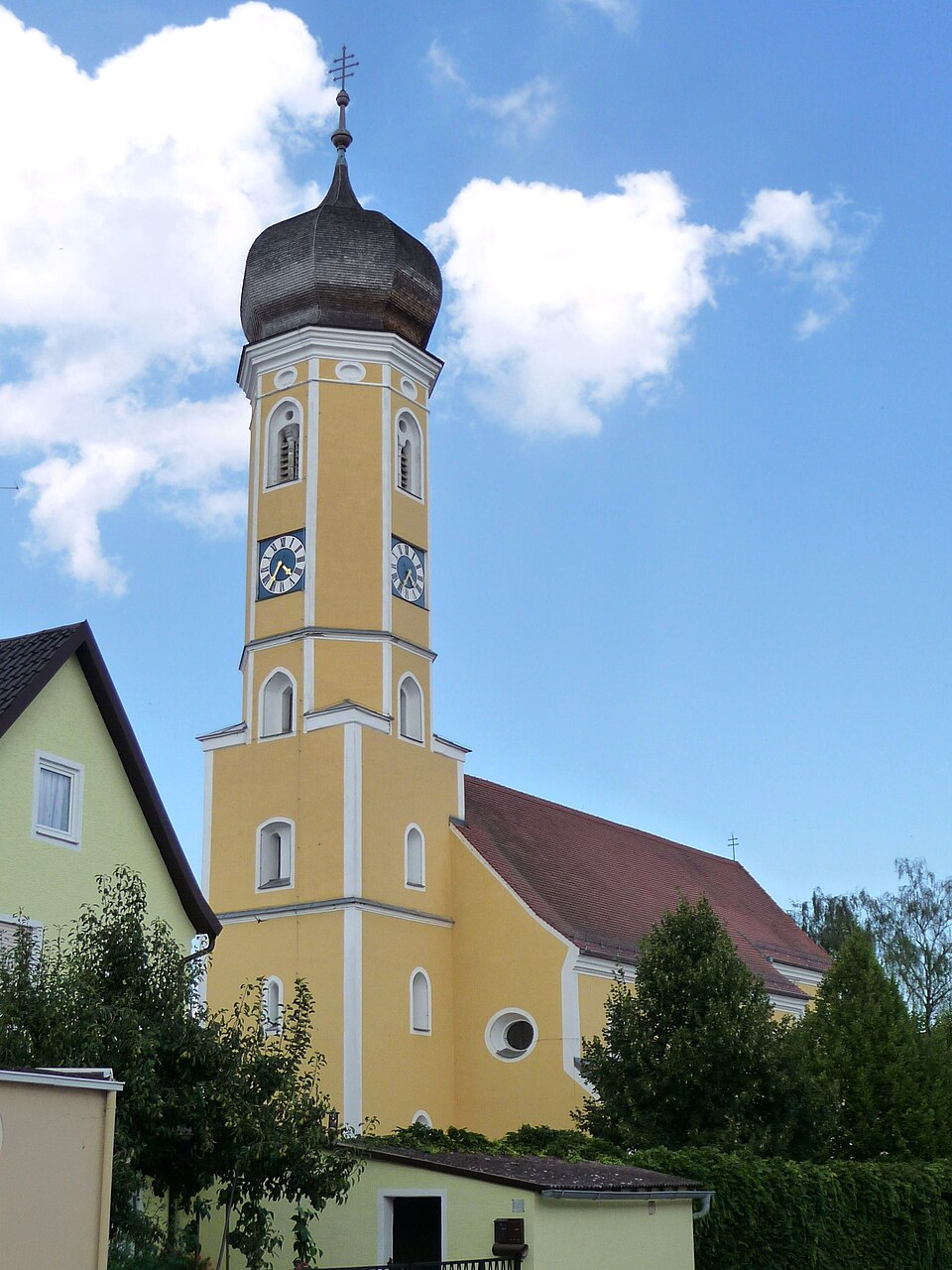 Wärmepumpe-Gurus in Pfatter – Pfarrkirche (Foto: Konrad Lackerbeck) Pfarrkirche in Pfatter – Wärmepumpe-Gurus vermittelt Fachbetriebe in Pfatter
