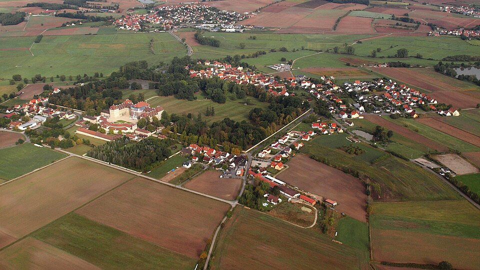 Wärmepumpe-Gurus in Pommersfelden – Ansicht von Pommersfelden (Foto: Wolkenkratzer) Wärmepumpe-Gurus in Pommersfelden – Ansicht von Pommersfelden