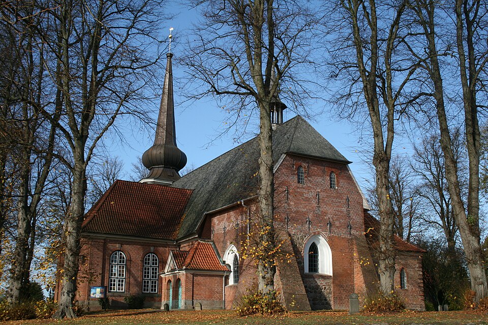 Wärmepumpe-Gurus in Probsteierhagen – Katharinenkirche (Foto: Agnete) Katharinenkirche in Probsteierhagen – Wärmepumpe-Gurus vermittelt Fachbetriebe in Probsteierhagen