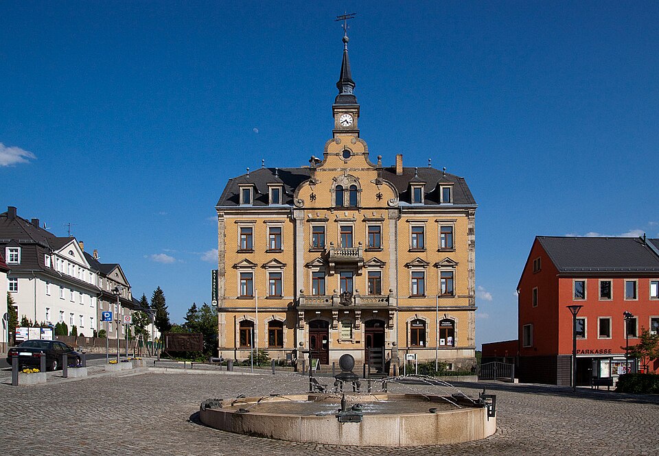 Wärmepumpe-Gurus in Rabenau – Rathaus (Foto: R. Hempel) Rathaus in Rabenau – Wärmepumpe-Gurus vermittelt Fachbetriebe in Rabenau
