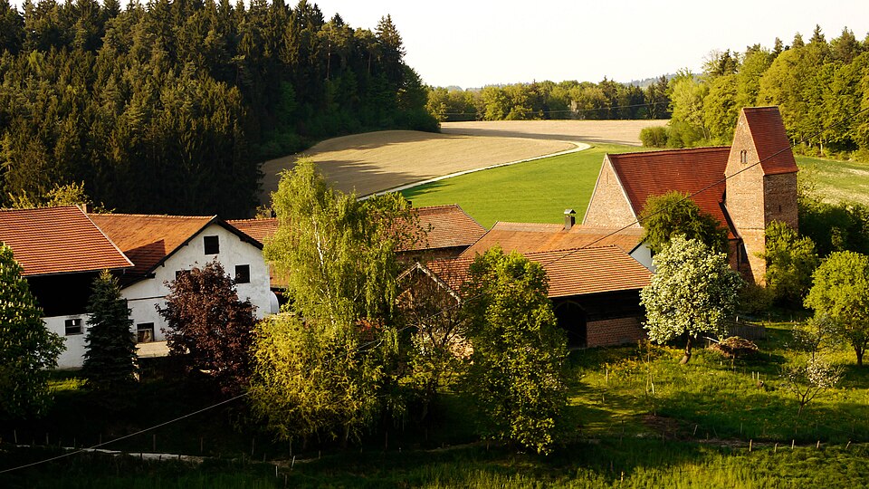 Wärmepumpe-Gurus in Reischach – Ansicht von Reischach (Foto: Basti007) Wärmepumpe-Gurus in Reischach – Ansicht von Reischach