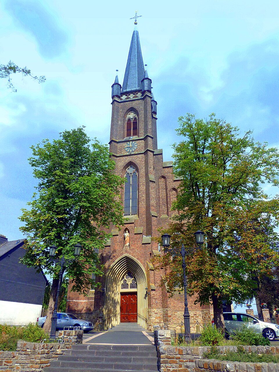Wärmepumpe-Gurus in Rheinböllen – Kath. Kirche (Foto: Edgar El) Kath. Kirche in Rheinböllen – Wärmepumpe-Gurus vermittelt Fachbetriebe in Rheinböllen
