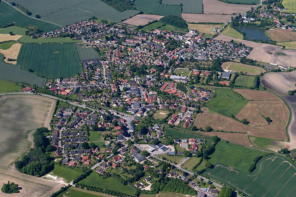 Wärmepumpe-Gurus in Rieseby – Ansicht von Rieseby (Foto: Louis-F. Stahl) Wärmepumpe-Gurus in Rieseby – Ansicht von Rieseby