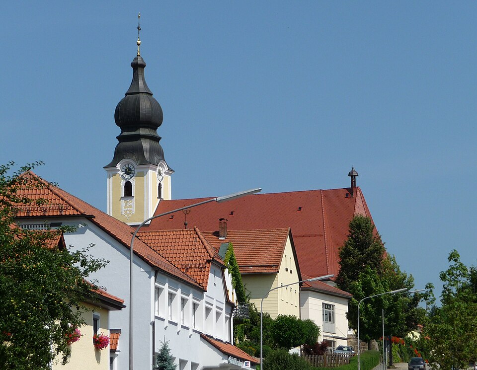 Wärmepumpe-Gurus in Röhrnbach – Pfarrkirche (Foto: Konrad Lackerbeck) Pfarrkirche in Röhrnbach – Wärmepumpe-Gurus vermittelt Fachbetriebe in Röhrnbach