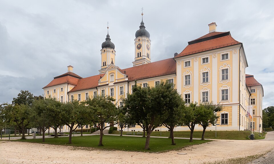 Wärmepumpe-Gurus in Roggenburg – Ehemalige Abteikirche (Foto: Michielverbeek) Ehemalige Abteikirche in Roggenburg – Wärmepumpe-Gurus vermittelt Fachbetriebe in Roggenburg
