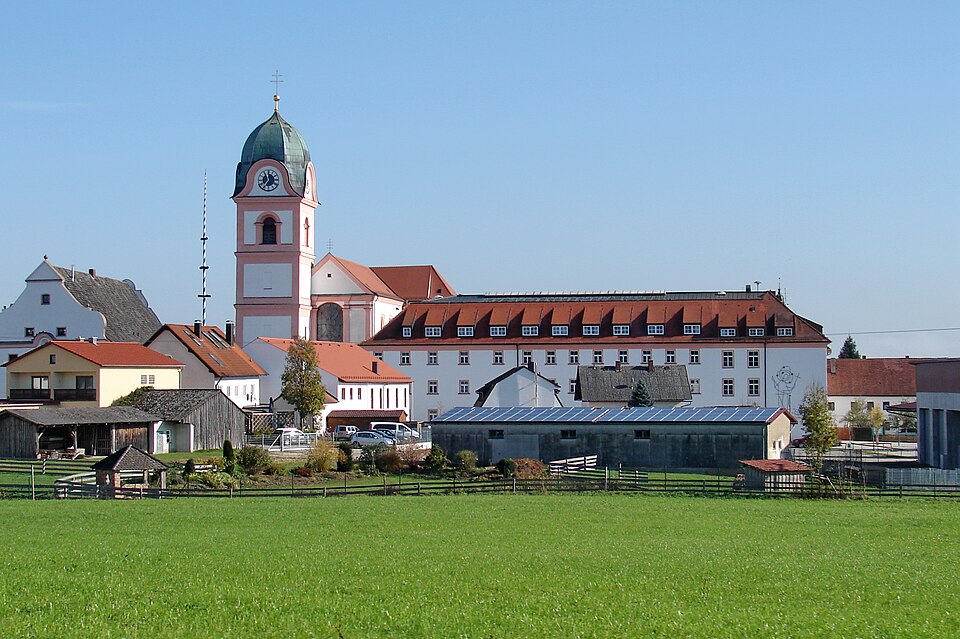 Wärmepumpe-Gurus in Rohr i. NB – Kloster (Foto: H. Helmlechner) Kloster in Rohr i. NB – Wärmepumpe-Gurus vermittelt Fachbetriebe in Rohr i. NB