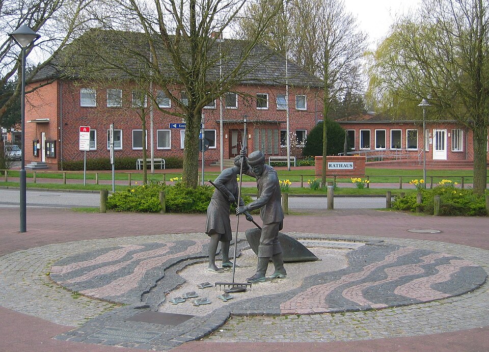 Wärmepumpe-Gurus in Sankt Peter-Ording – St Dorf Rathaus (Foto: Photo by User ES01 – de.wikipedia.org) St Dorf Rathaus in Sankt Peter-Ording – Wärmepumpe-Gurus vermittelt Fachbetriebe in Sankt Peter-Ording