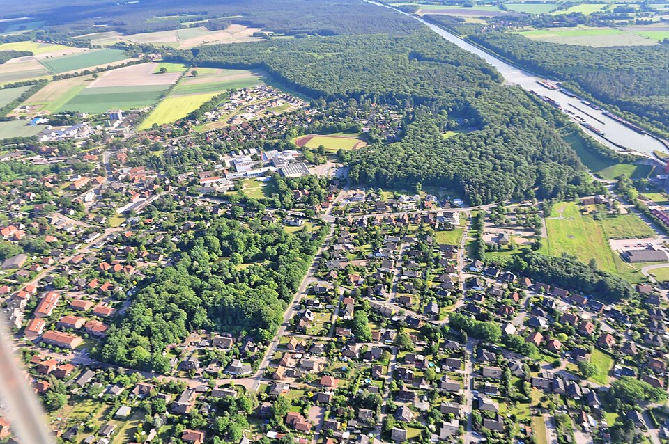 Wärmepumpe-Gurus in Scharnebeck – Ansicht von Scharnebeck (Foto: Ra Boe) Wärmepumpe-Gurus in Scharnebeck – Ansicht von Scharnebeck