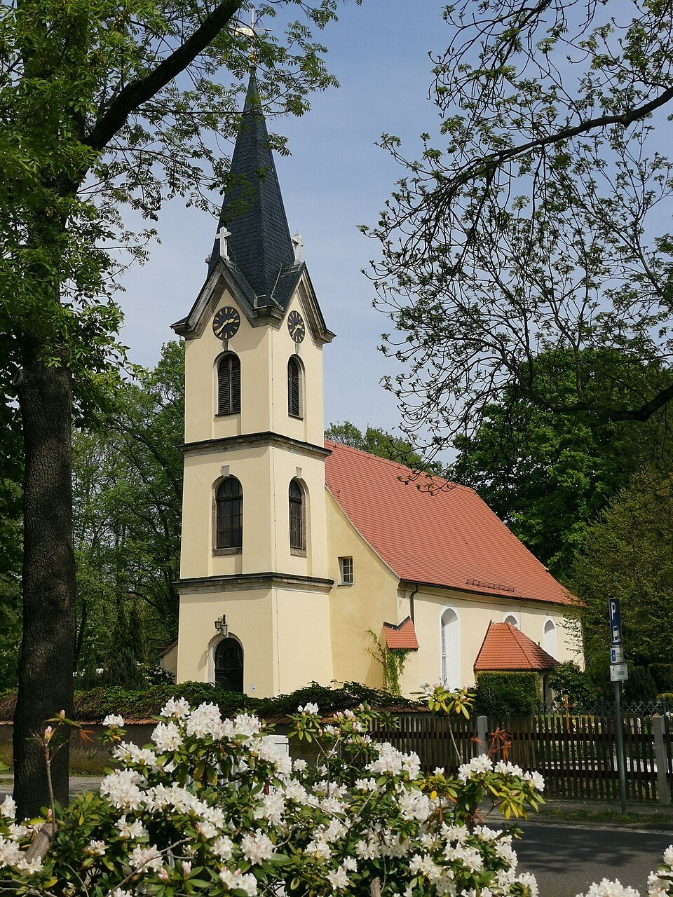 Wärmepumpe-Gurus in Schwepnitz – Kirche (Foto: Z thomas) Kirche in Schwepnitz – Wärmepumpe-Gurus vermittelt Fachbetriebe in Schwepnitz