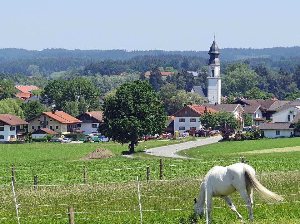 Wärmepumpe-Gurus in Söchtenau – Ansicht von Söchtenau (Foto: Flodur63) Wärmepumpe-Gurus in Söchtenau – Ansicht von Söchtenau
