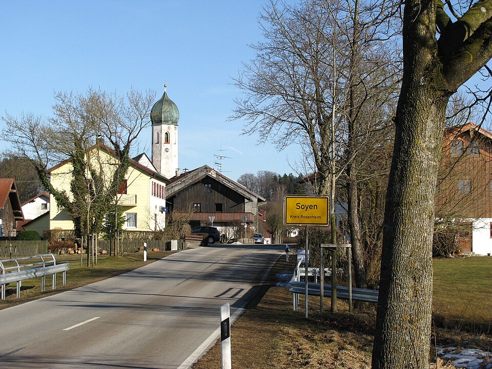 Wärmepumpe-Gurus in Soyen – Ansicht von Soyen (Foto: Gras-Ober) Wärmepumpe-Gurus in Soyen – Ansicht von Soyen