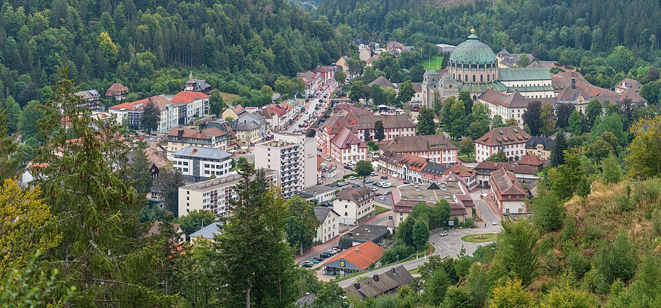 Wärmepumpe-Gurus in St. Blasien – Ansicht von St. Blasien (Foto: PantaRhei) Wärmepumpe-Gurus in St. Blasien – Ansicht von St. Blasien