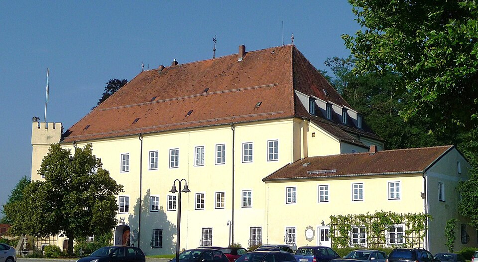 Wärmepumpe-Gurus in Steinach – Schloss (Foto: Konrad Lackerbeck) Schloss in Steinach – Wärmepumpe-Gurus vermittelt Fachbetriebe in Steinach