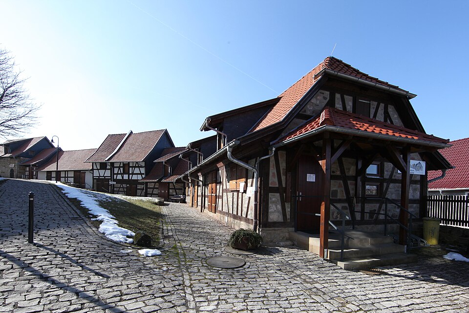 Wärmepumpe-Gurus in Straufhain – Ansicht von Straufhain (Foto: Störfix) Wärmepumpe-Gurus in Straufhain – Ansicht von Straufhain