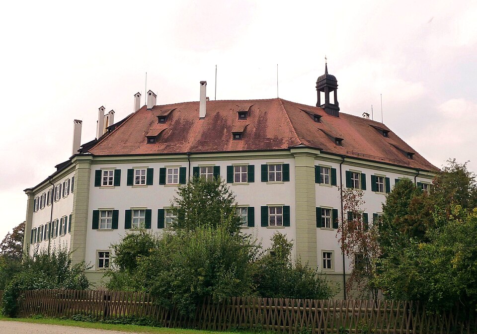 Wärmepumpe-Gurus in Sünching – Schloss (Foto: Konrad Lackerbeck) Schloss in Sünching – Wärmepumpe-Gurus vermittelt Fachbetriebe in Sünching