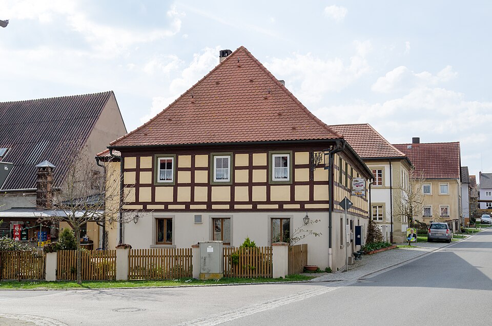 Wärmepumpe-Gurus in Sugenheim – Ansicht von Sugenheim (Foto: Tilman2007) Wärmepumpe-Gurus in Sugenheim – Ansicht von Sugenheim