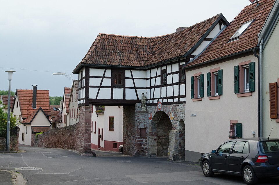 Wärmepumpe-Gurus in Thüngersheim – Ansicht von Thüngersheim (Foto: Tilman2007) Wärmepumpe-Gurus in Thüngersheim – Ansicht von Thüngersheim