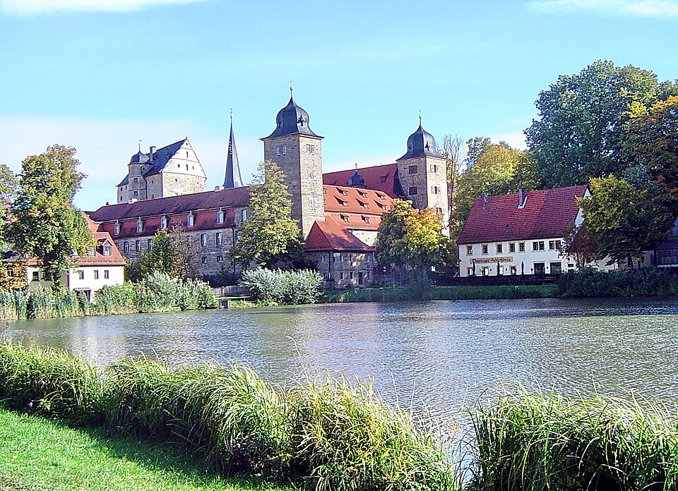 Wärmepumpe-Gurus in Thurnau – Schlossweiher (Foto: Bayreuth2009) Schlossweiher in Thurnau – Wärmepumpe-Gurus vermittelt Fachbetriebe in Thurnau