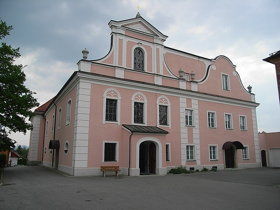Wärmepumpe-Gurus in Thyrnau – Pfarrkirche (Foto: Konrad Lackerbeck) Pfarrkirche in Thyrnau – Wärmepumpe-Gurus vermittelt Fachbetriebe in Thyrnau