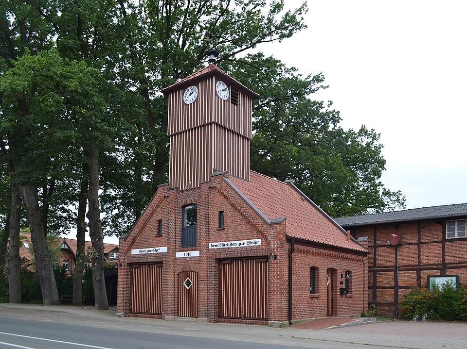 Wärmepumpe-Gurus in Toppenstedt – Ansicht von Toppenstedt (Foto: Malte Jörn Krafft) Wärmepumpe-Gurus in Toppenstedt – Ansicht von Toppenstedt