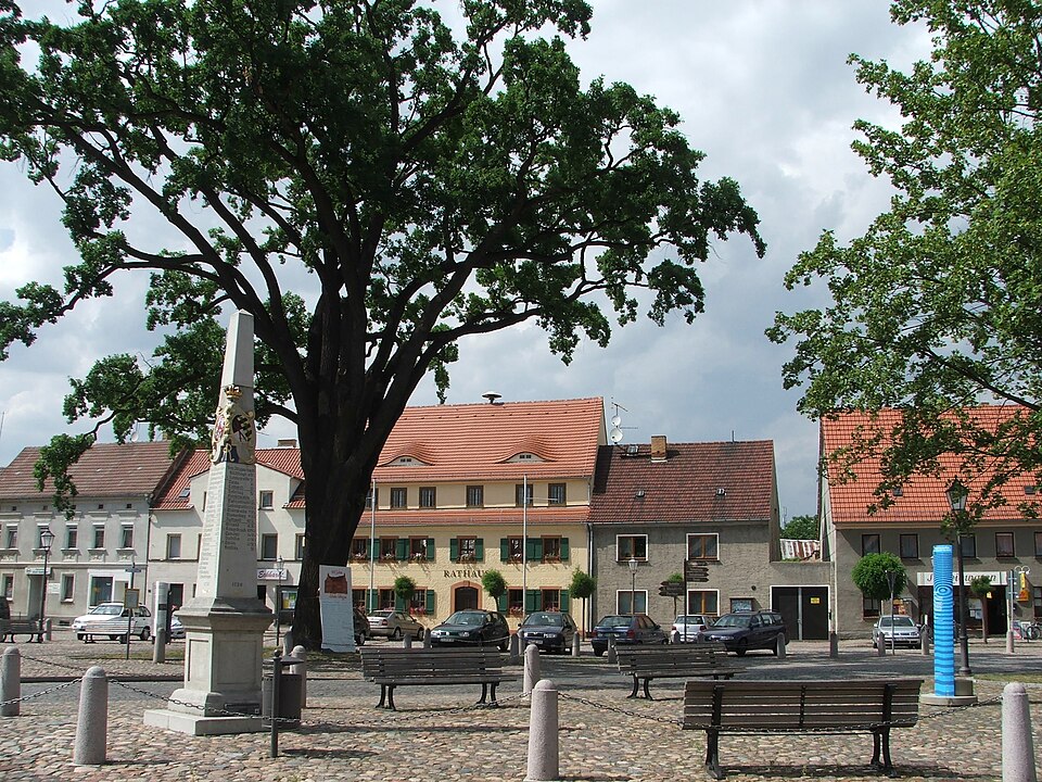 Wärmepumpe-Gurus in Uebigau-Wahrenbrück – Markt (Foto: LutzBruno) Markt in Uebigau-Wahrenbrück – Wärmepumpe-Gurus vermittelt Fachbetriebe in Uebigau-Wahrenbrück