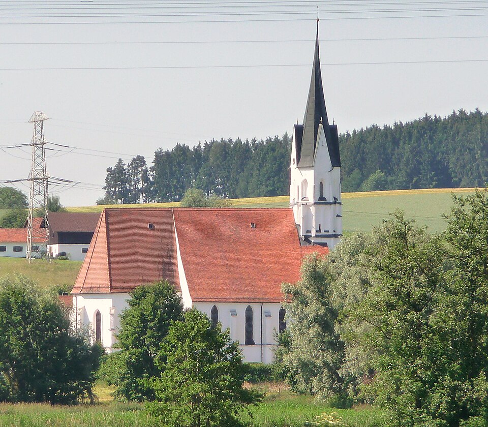 Wärmepumpe-Gurus in Unterdietfurt – Pfarrkirche (Foto: Konrad Lackerbeck) Pfarrkirche in Unterdietfurt – Wärmepumpe-Gurus vermittelt Fachbetriebe in Unterdietfurt