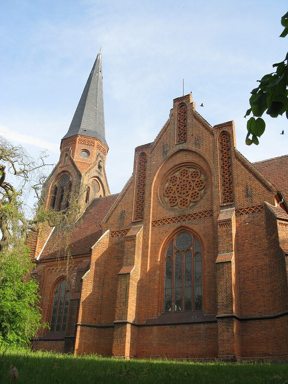 Wärmepumpe-Gurus in Vellahn – Kirche (Foto: Niteshift) Kirche in Vellahn – Wärmepumpe-Gurus vermittelt Fachbetriebe in Vellahn