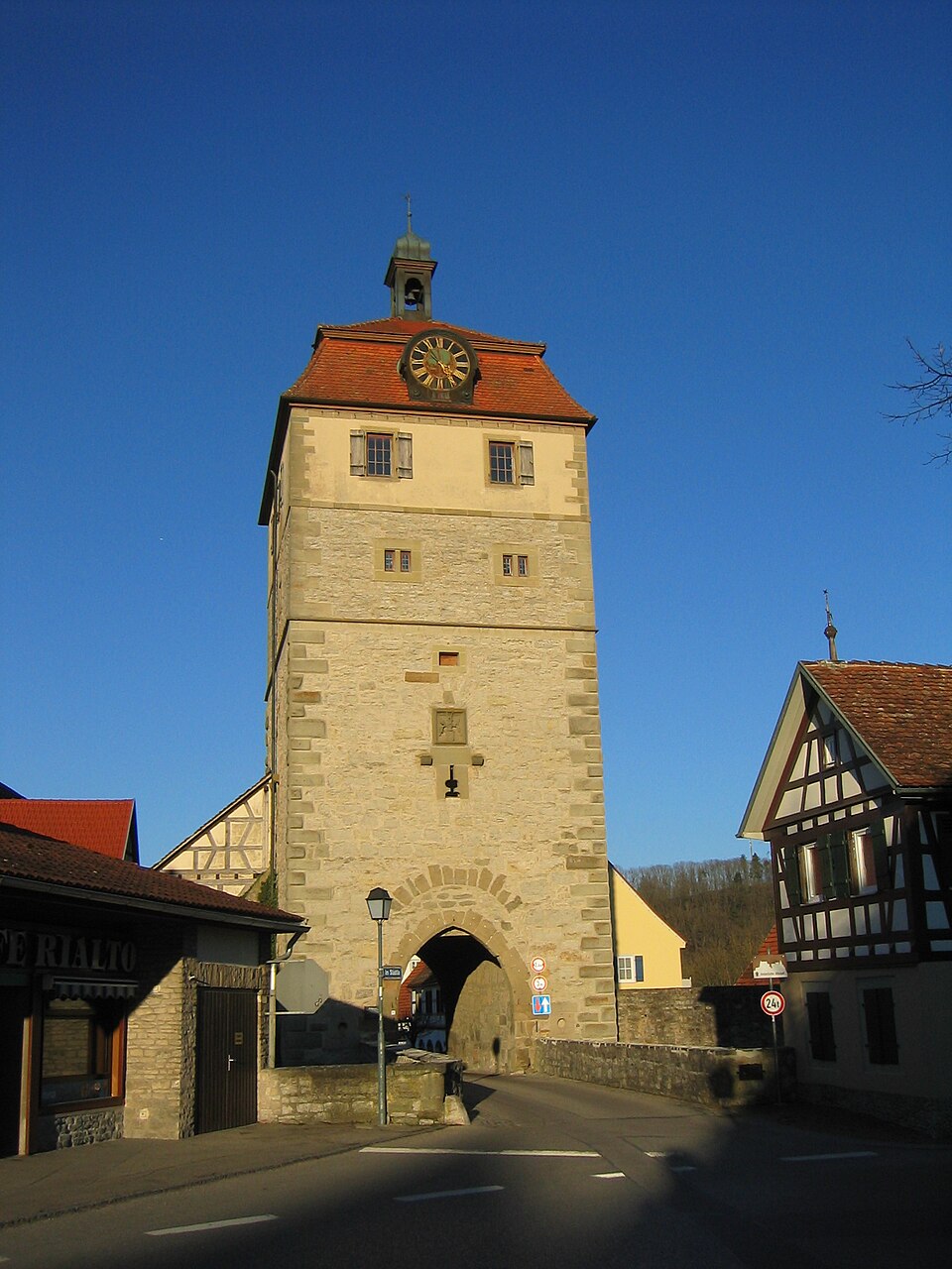Wärmepumpe-Gurus in Vellberg – Torturm (Foto: UrLunkwill) Torturm in Vellberg – Wärmepumpe-Gurus vermittelt Fachbetriebe in Vellberg