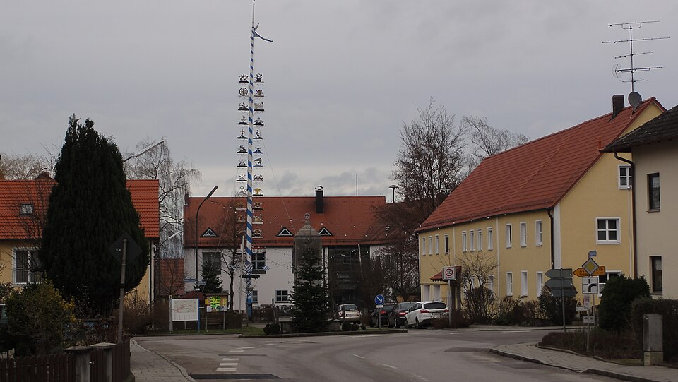 Wärmepumpe-Gurus in Vierkirchen – Ansicht von Vierkirchen (Foto: User:Mattes) Wärmepumpe-Gurus in Vierkirchen – Ansicht von Vierkirchen