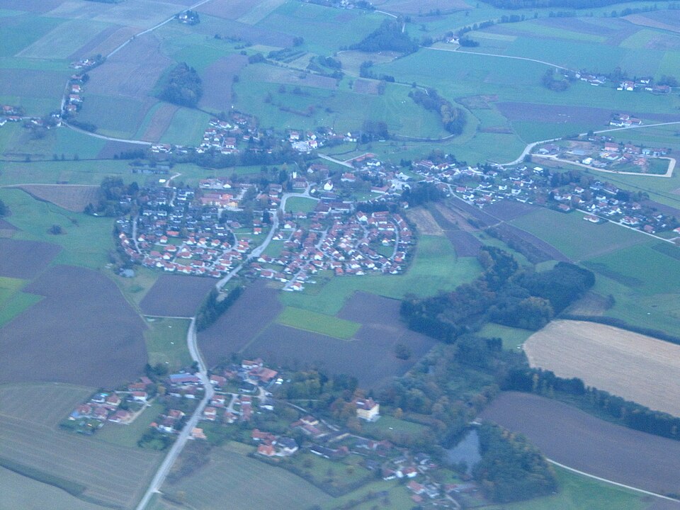 Wärmepumpe-Gurus in Vilsheim – Ansicht von Vilsheim (Foto: Michiel1972) Wärmepumpe-Gurus in Vilsheim – Ansicht von Vilsheim