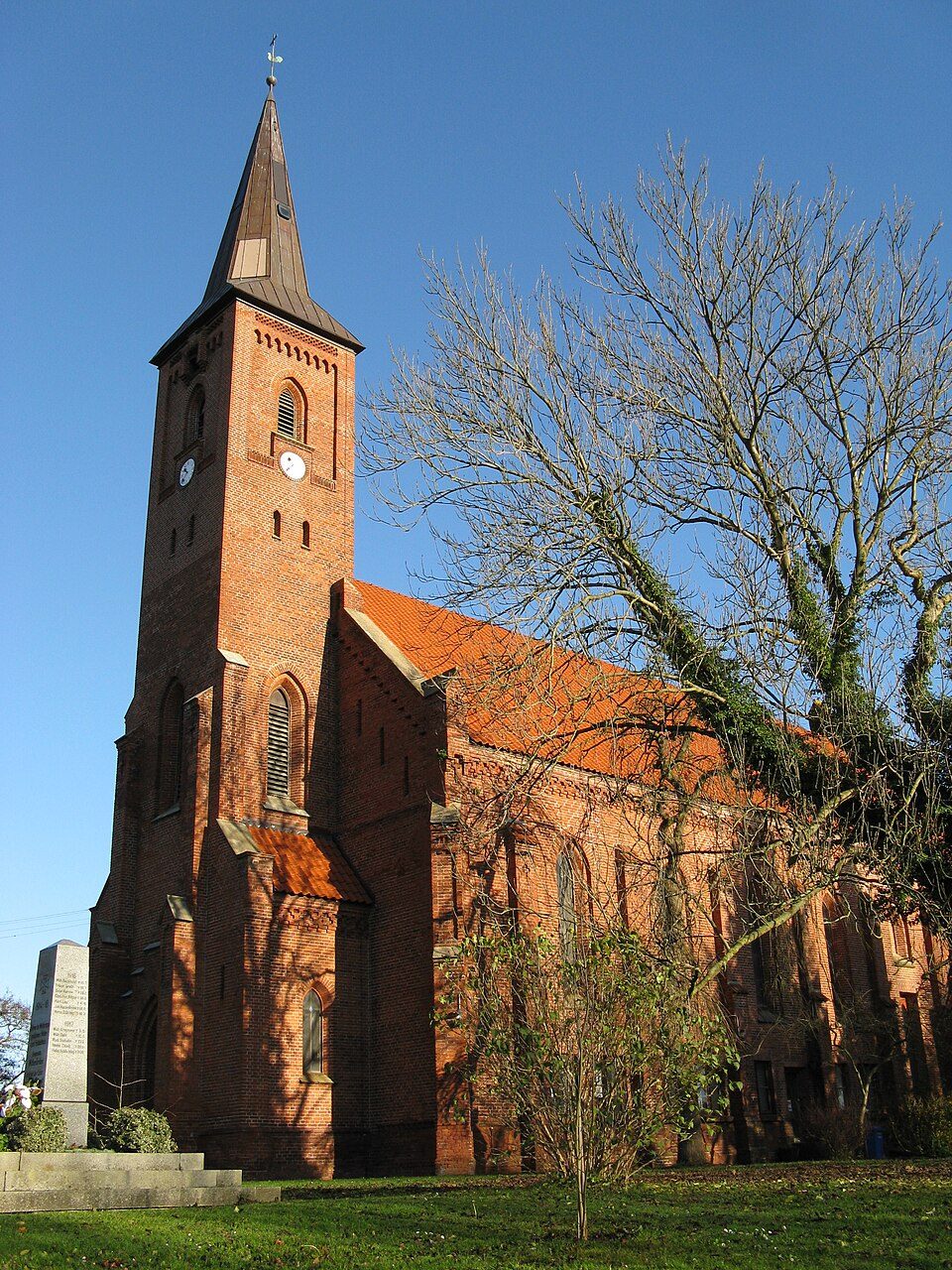Wärmepumpe-Gurus in Wittenförden – Kirche (Foto: Niteshift) Kirche in Wittenförden – Wärmepumpe-Gurus vermittelt Fachbetriebe in Wittenförden