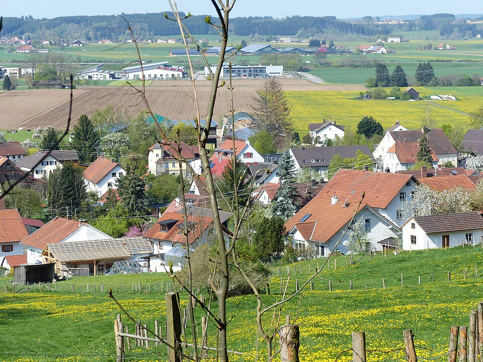 Wärmepumpe-Gurus in Wolfertschwenden – Ansicht von Wolfertschwenden (Foto: Richard Mayer) Wärmepumpe-Gurus in Wolfertschwenden – Ansicht von Wolfertschwenden