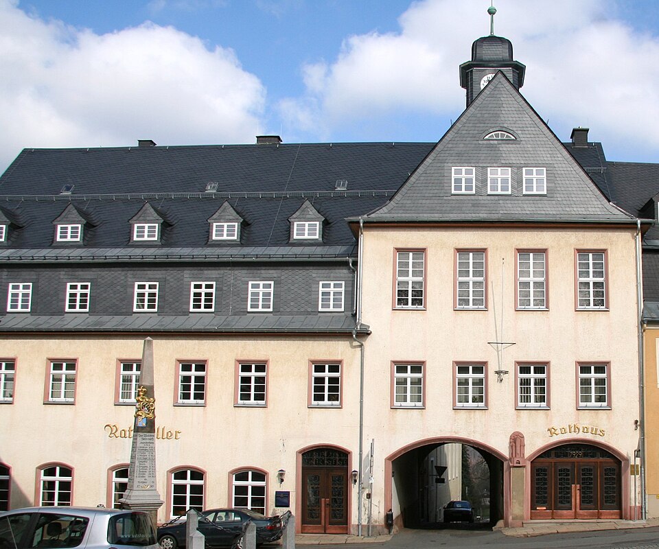Wärmepumpe-Gurus in Wolkenstein – Rathaus (Foto: Michael Wolf) Rathaus in Wolkenstein – Wärmepumpe-Gurus vermittelt Fachbetriebe in Wolkenstein