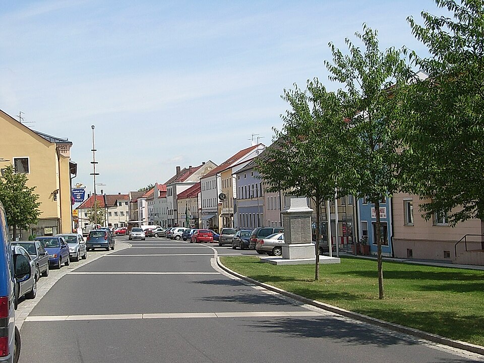 Wärmepumpe-Gurus in Wurmannsquick – Marktplatz (Foto: Konrad Lackerbeck) Marktplatz in Wurmannsquick – Wärmepumpe-Gurus vermittelt Fachbetriebe in Wurmannsquick